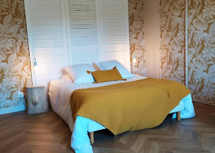 Le Manoir Des Falaises - D'hotes Bed & Breakfast 3*